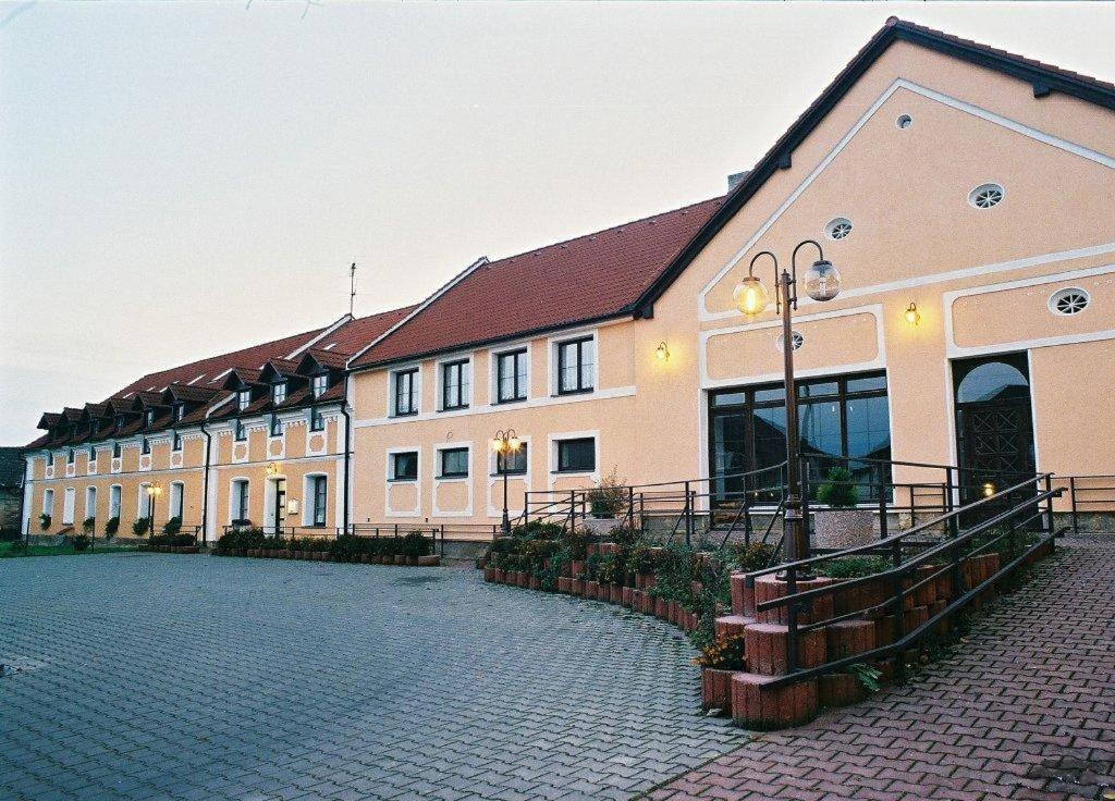 Pension U Svateho Jana Hradec Králové 외부 사진